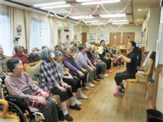 レクリエーション活動中の人々