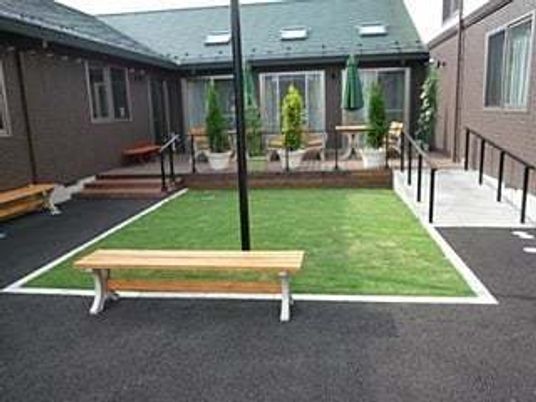 快適な中庭の眺め