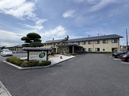 広々とした施設の外観