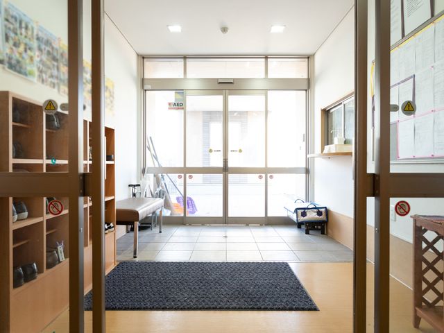 明るいエントランス風景