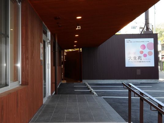 広々とした施設のエントランス