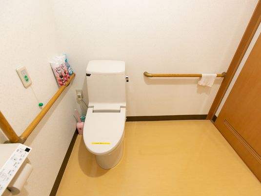 手すり付きトイレ