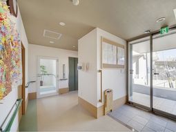 明るい玄関ホール