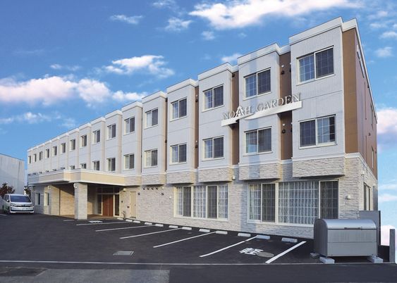 3階建ての建物外観  