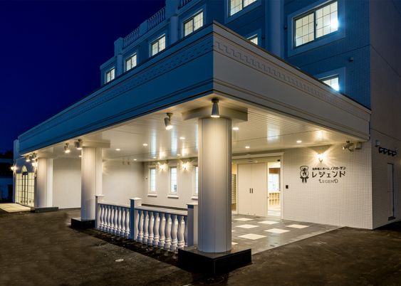 夜間の玄関