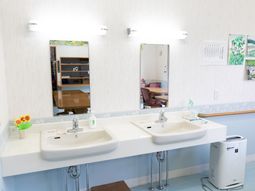 清潔な洗面スペース