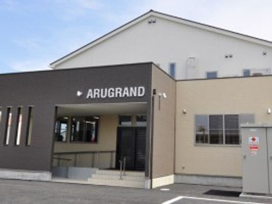 きれいな建物のエントランス