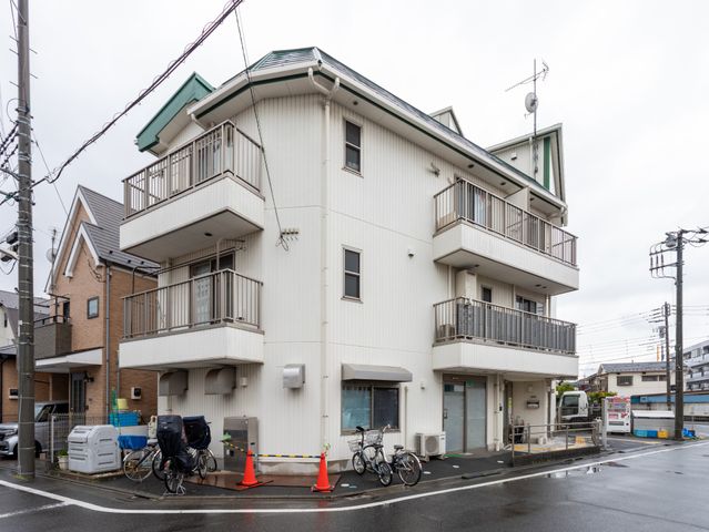 3階建ての建物