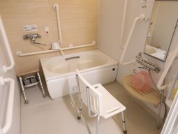 バリアフリーの浴室設備