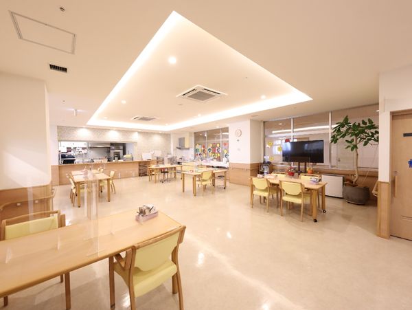 広々とした食堂の様子