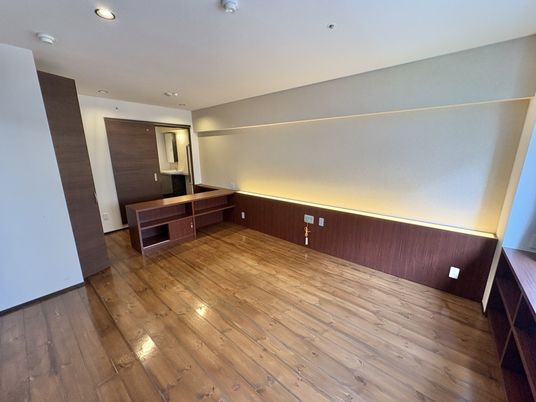 木の床がある居室