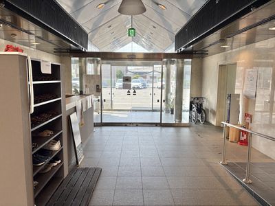 広々とした出入口