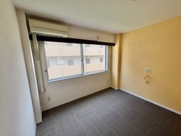 広い部屋の居室