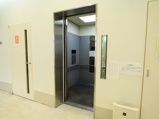 エレベーターの入口です