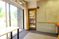 玄関と図書スペース