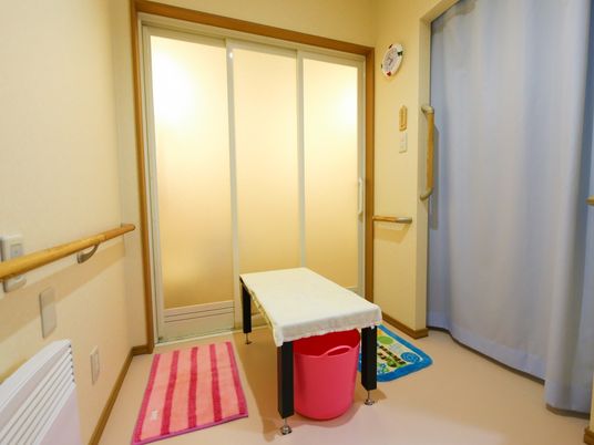 居室の片引き戸と内装