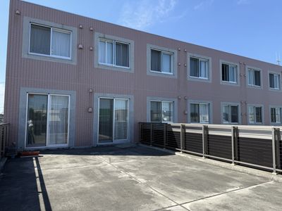 広々とした屋外スペース