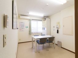 多目的室の清潔感ある空間
