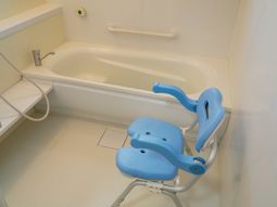 バリアフリー対応の浴室