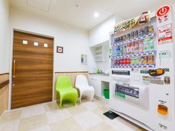 休憩スペースの自動販売機