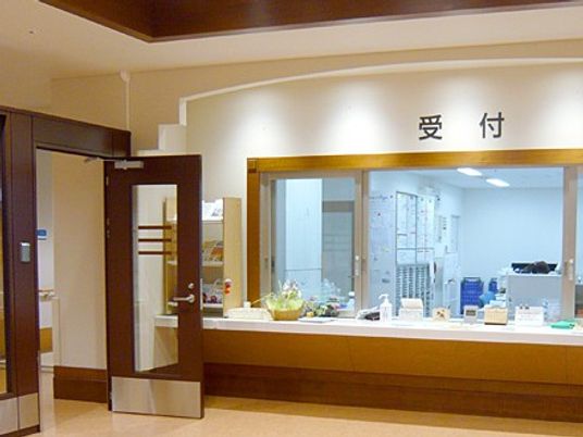 受付カウンターのあるロビー  