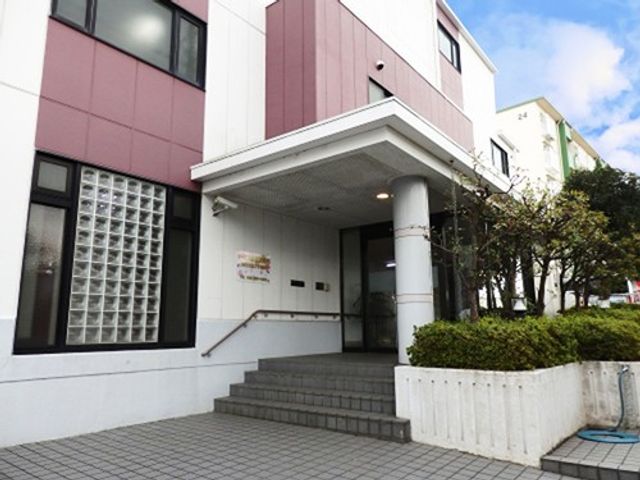 建物正面の外観  