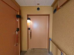安全なエントランス