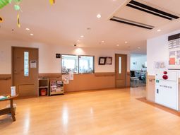 明るいエントランスホール