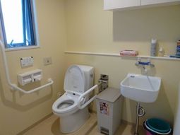 バリアフリートイレの内観