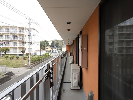 バルコニーの安全な通路