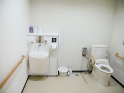 手すり付き洗面トイレ