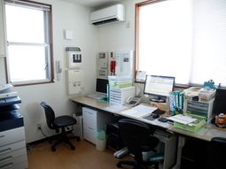 オフィス風の部屋