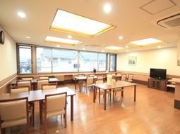 明るい食堂空間