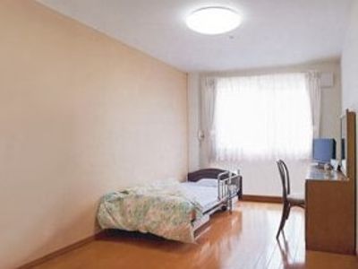 明るい個室の居室