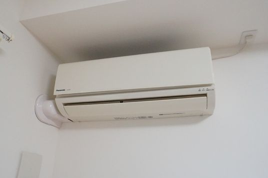 壁掛けエアコンの静かな部屋