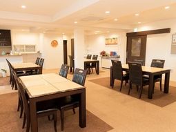 明るいダイニングスペース