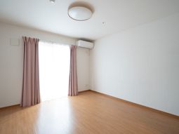 明るい広々居室空間