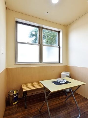 シンプルで明るい居室