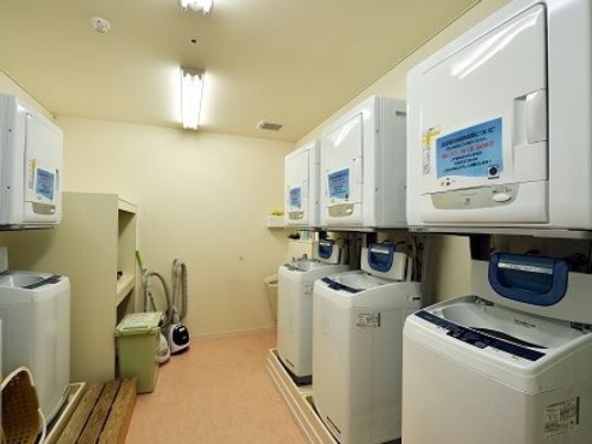 清潔な洗濯室設備