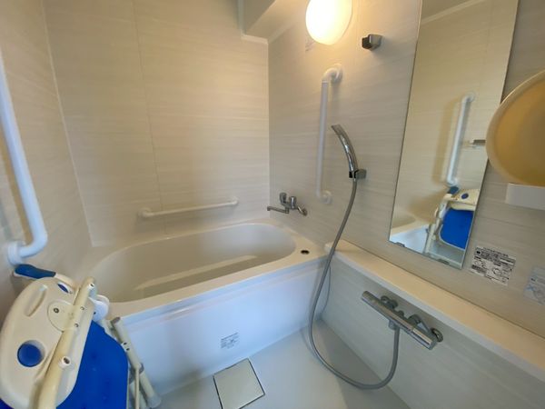 高齢者用の浴室