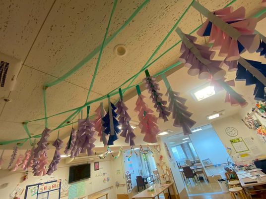 天井装飾のある部屋