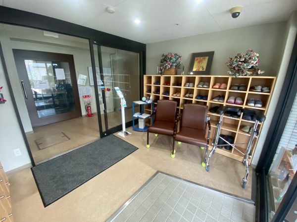 落ち着いた雰囲気の入口