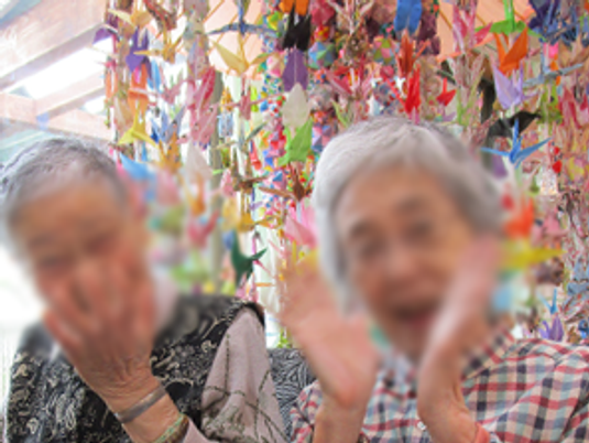と【body】にて人物と特徴を反映させる
