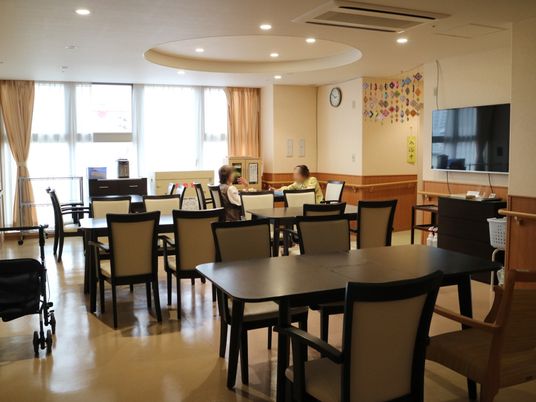 ゆったりした食堂空間