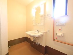 清潔な洗面台のある空間