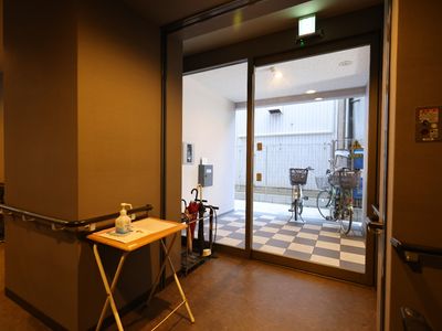 出入口と自転車スペース