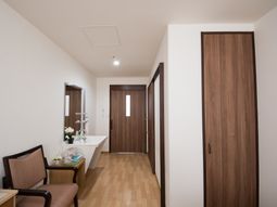 洗練された居室の廊下