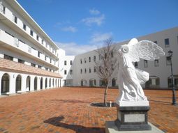 中庭の快適な空間