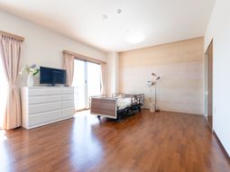 広々とした明るい居室