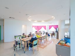 明るいダイニングルーム